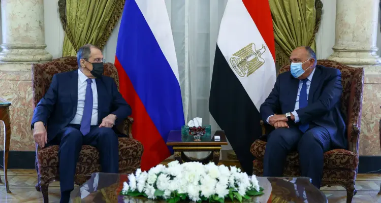 لافروف يلتقي الرئيس السيسي ووزير الخارجية المصري سامح شكري لبحث عّدّة ملفات: أخبار