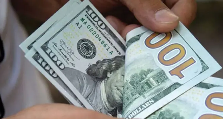 انهيار تاريخي.. الليرة السورية تسجّل أعلى سعر صرف مقابل الدولار وتتجاوز حاجز 4 آلاف: أخبار