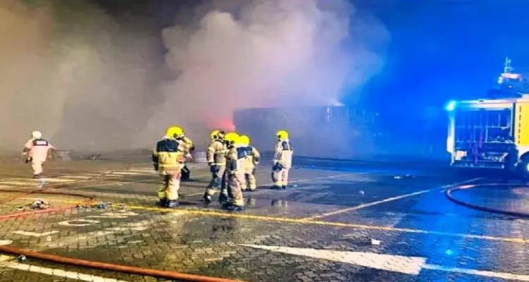 بيان هام من حكومة دبي بعد انفجار السفينة القادمة من إيران في ميناء جبل علي: أخبار