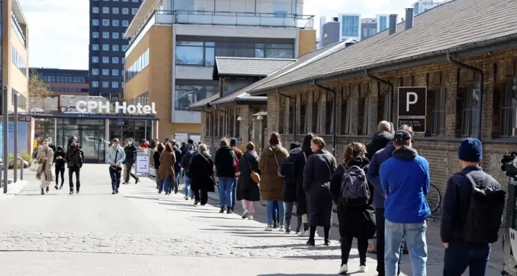 ثاني دولة خليجية تعلن تسجيل أول إصابة بأوميكرون.. والدنمارك تعلن مشاركة أحد المصابين بحفل غنائي ضخم: أخبار