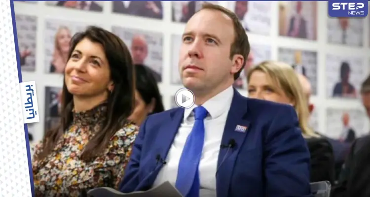 بالفيديو والصور|| فضيحة مدوية تلاحق وزير الصحة البريطاني بعد ضبطه بوضع خادش للحياء مع مساعدته وردة فعل غير متوقعة لزوجته: أخبار