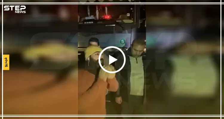 بالفيديو || محتجون لبنانيون يوقفون شاحنات خضار سورية .. "دعمًا للإنتاج الوطني": أخبار