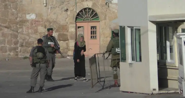 بالفيديو|| عملية طعن قرب الحرم الإبراهيمي في الخليل: أخبار