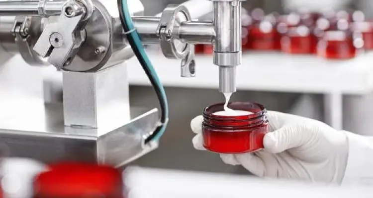 صناعة مستحضرات التجميل نصائح هامة .. 7 مكونات رئيسية بصناعتها: أخبار