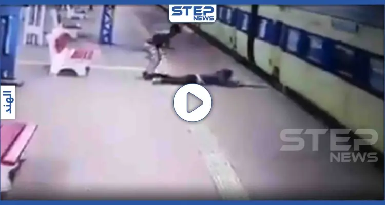 فيديو || سحبه من أقدامه.. شرطي ينقذ رجل وَقَعَ تحت عجلات القطار في الهند: أخبار