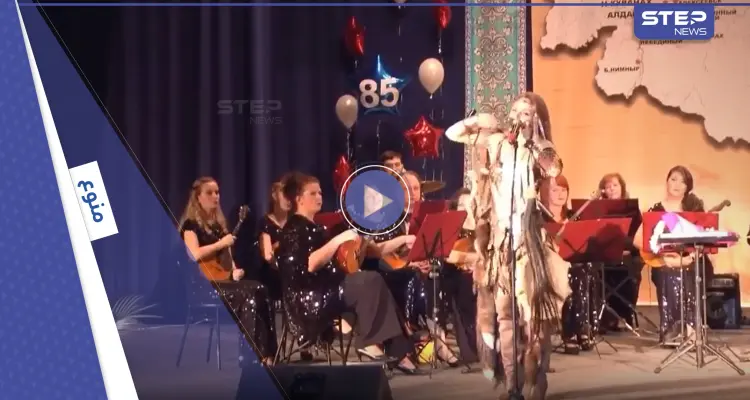 بالفيديو|| فتاة تقدم استعراضاً مذهلاً لأغاني الشامانية وتقلد أصوات الحيوانات بطريقة عجيبة مع قرع الطبول: أخبار