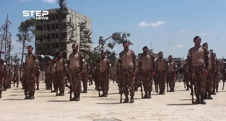 عرض عسكري للشرطة الحرة في مدينة الباب شرق حلب: أخبار