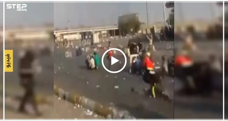 بالفيديو|| انفجار قنبلة دخانية بصدر أحد المتظاهرين العراقيين أمام عدسة الكاميرا: أخبار