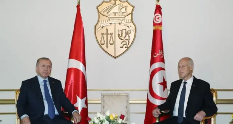 أردوغان يؤكد لـ قيس سعيد خلال اتصالٍ هاتفي 3 أمور.. والأخير يعفي وزيرين من منصبهما: أخبار