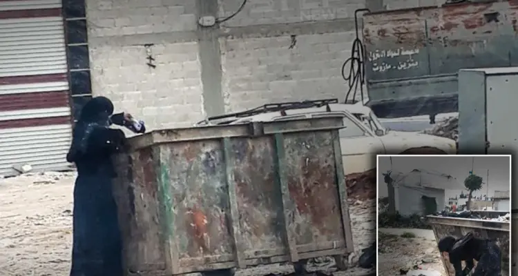 امرأة تبحث عن طعام للإفطار في القمامة بمدينة اعزاز شمال حلب: أخبار