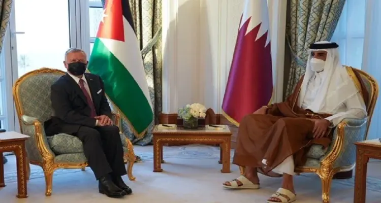 مباحثات بين الملك عبد الله والأمير تميم بن حمد تناولت سوريا وقضايا أخرى بزيارة هي الأولى من نوعها منذ سنوات: أخبار