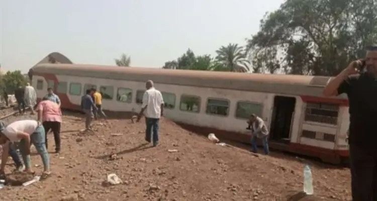 عقب إصابة 103 أشخاص.. أول تعليق من وزير النقل المصري على حادث قطار طوخ: أخبار