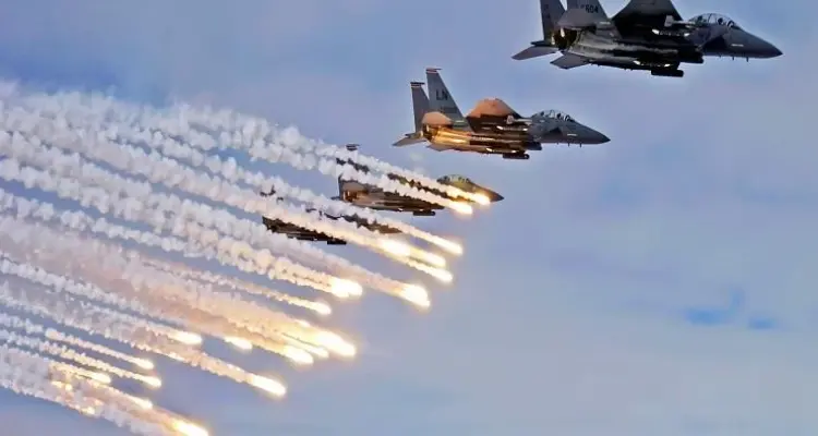 بالفيديو|| الحربي الروسي يكثف غاراته الجوية ريف إدلب ويوقع قتلى وجرحى : أخبار