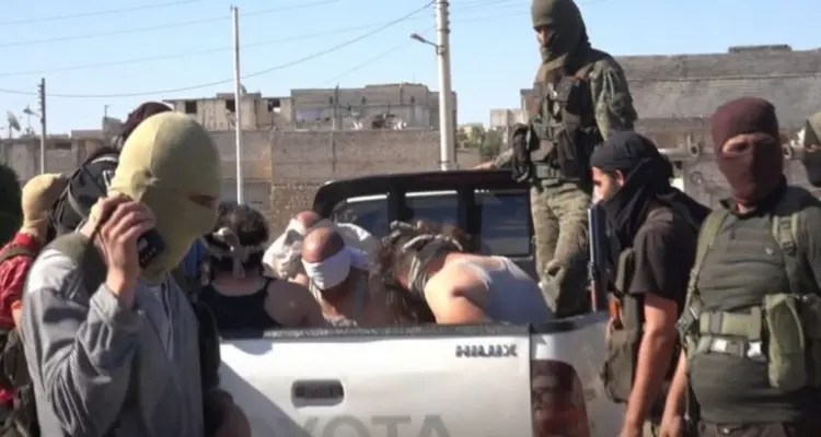 "تحرير الشام" تعتقل وجهاء إدلب وحلب، وتقتادهم إلى أمنيّتها!: أخبار