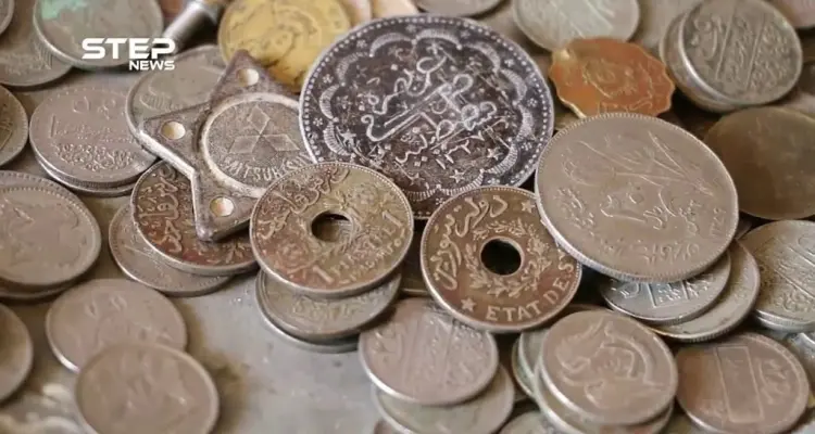 هواية جمع التحف والقطع الأثرية في ريف إدلب ترافق هذا الرجل طيلة 30 عاماً: أخبار