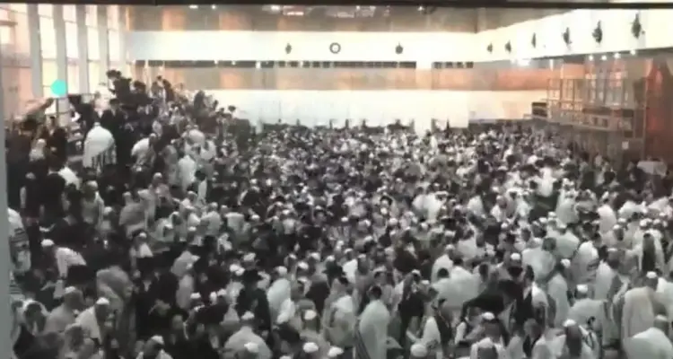 بالفيديو|| أول تعليق إسرائيلي على حادثة انهيار مدرج بجفعات زئيف.. والشرطة تخلي مسؤوليتها بعد ارتفاع أعداد المصابين: أخبار