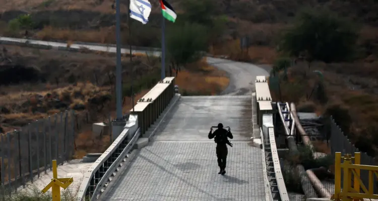 إسرائيل تعلن القبض على أردني تسلل عبر الحدود وتلاحق آخرين والأردن يعلّق: أخبار