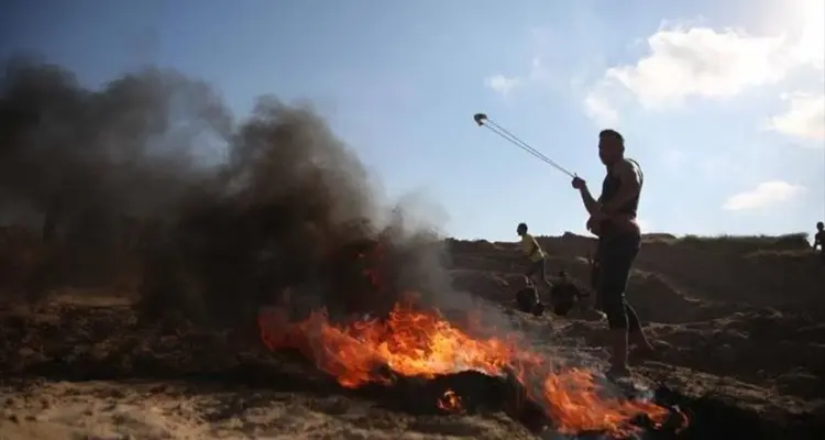 أول تحرك من غزة رداً على مسيرة الأعلام وأكثر من 20 حريق في المستوطنات الإسرائيلية: أخبار