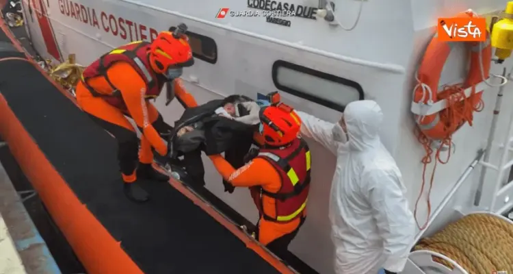 سناء.. طفلة سورية ولدت على متن قارب في رحلة لجوء إلى أوروبا (فيديو): أخبار