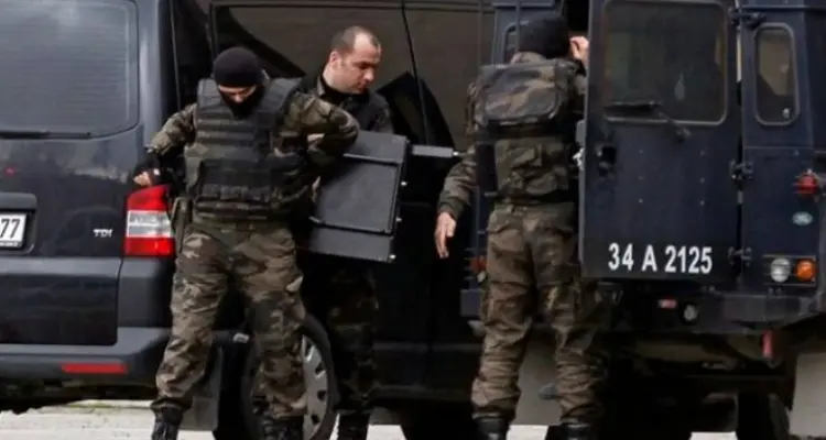 الشرطة الألمانية تلقي القبض على عنصرين من مخابرات الأسد، والاستخبارات التركية تنفذ عملية داخل سوريا: أخبار