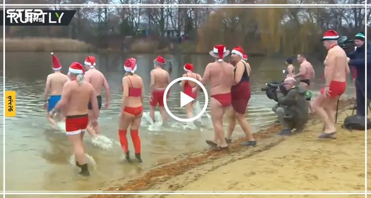 فيديو || بملابس سباحة و "بابا نويل" مسيحيون احتفلوا على طريقتهم الخاصة في ألمانيا: أخبار