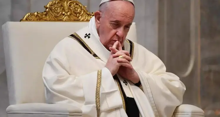 البابا فرنسيس يخضع لعملية جراحية.. والفاتيكان يصدر بياناً: أخبار