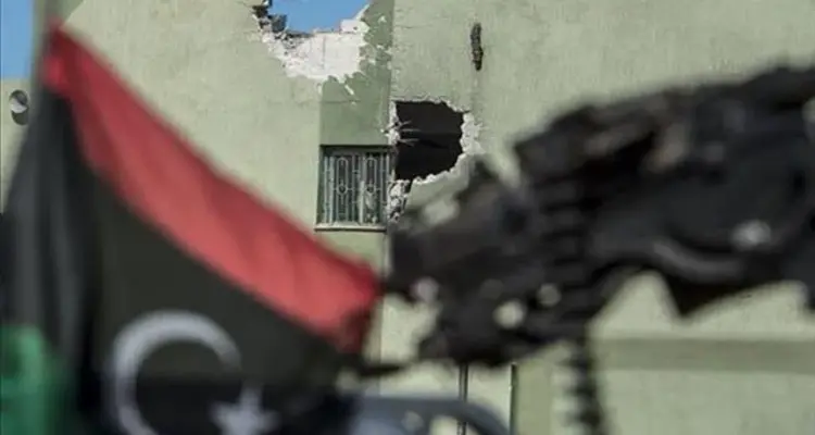 شاهد اشتباكات مسلحة تندلع في ميناء طرابلس بليبيا وأرتال آليات مسلحة تتحرك للمؤازرة (فيديو): أخبار