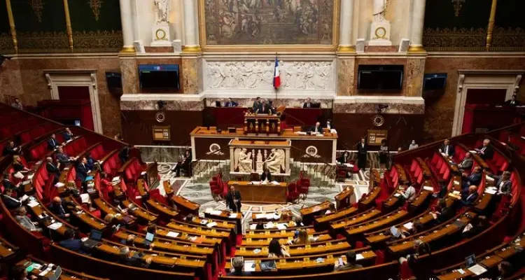 البرلمان الفرنسي يقر القانون 24 "قانون الأمن الشامل" المثير للجدل: أخبار