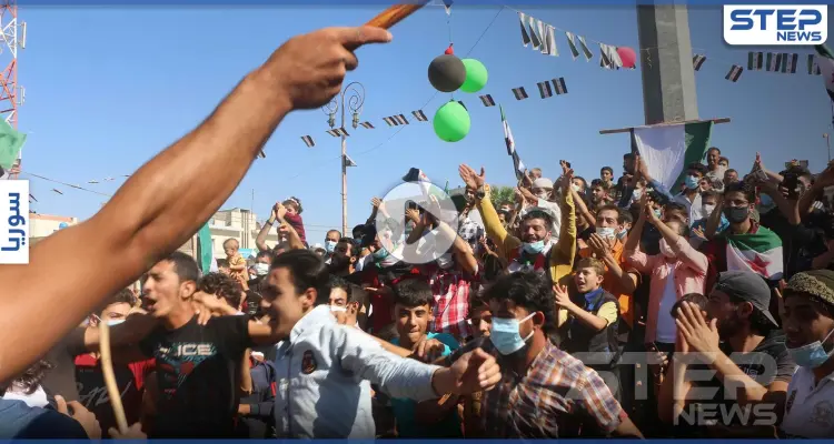 ستيب نيوز ترصد خروج مظاهرة في مدينة إدلب تحت شعار "مهما حرق الأسد نحن سنبني البلد": أخبار