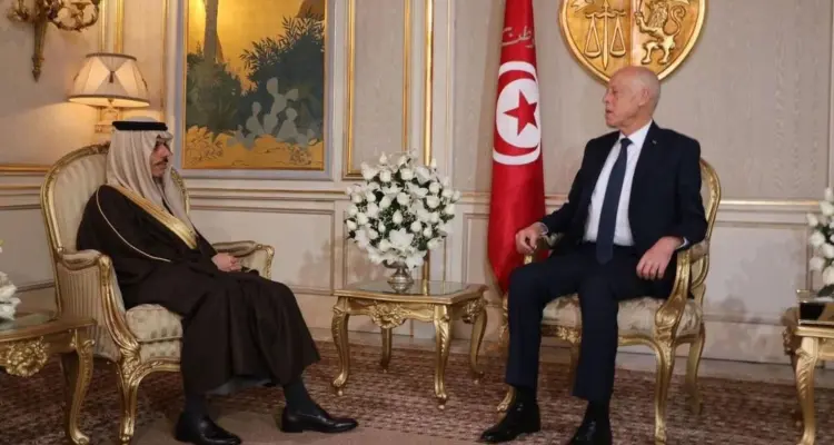 السعودية تكشف موقفها من قرارات الرئيس التونسي ووزير خارجيتها يزوره بقصره: أخبار