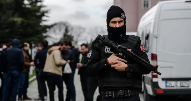 بذريعة القبض على خلايا لـ "داعش" السلطات التركية تعتقل عشرات السوريين: أخبار