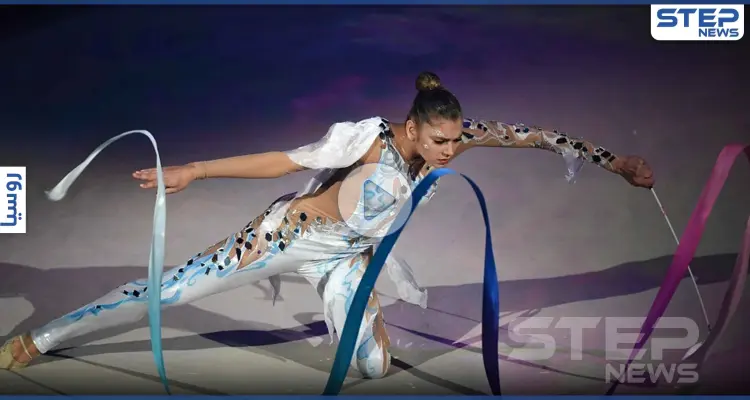 رشاقة وحركات لافتة.. روسية شهيرة تقوم برقص الجمباز من على سريرها بغرفة النوم (فيديو): أخبار