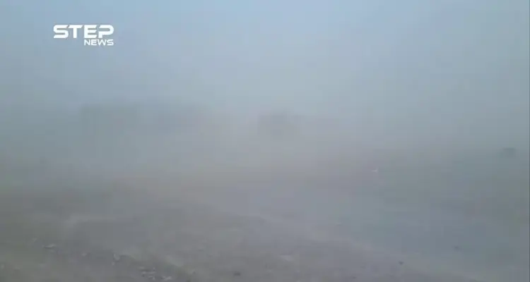 شاهد عاصفة رملية تضرب مخيم الركبان على الحدود السورية - الأردنية: أخبار