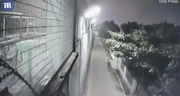 بالفيديو|| لحظة هروب "مهرب مخدرات" محكوم بالإعدام عبر أنابيب الصرف الصحي من سجن أندونيسي: أخبار