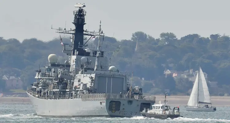 توتر وخلاف بين أقوى دولتين أوربيتين وتحريك سفن وقطع عسكرية لسبب غريب: أخبار