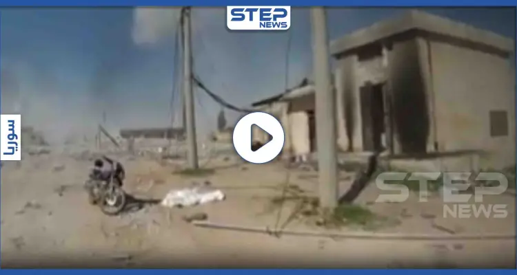 بالفيديو|| أثناء توثيقهم جولة داخل سراقب.. غارات حربية تستهدف إعلاميين سوريين بشكل مباشر: أخبار