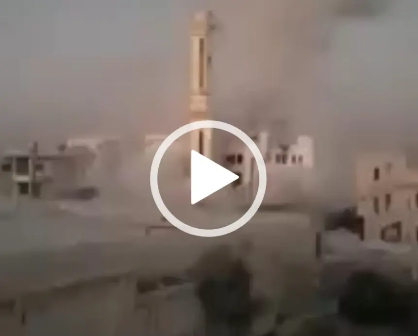 بالفيديو|| انتقاماً لقتلاها.. فرقة ماهر الأسد تقصف مئذنة بدرعا البلد وتهدمها بشكل كامل: ميليشيا الفرقة الرابعة