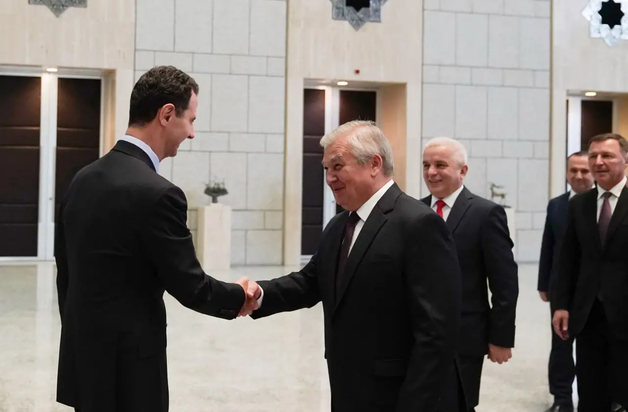 بشار الأسد يستقبل وفداً روسياً رفيع المستوى بدمشق.. وإعادة اللاجئين السوريين على طاولة الاجتماع: بشار الأسد يستقبل