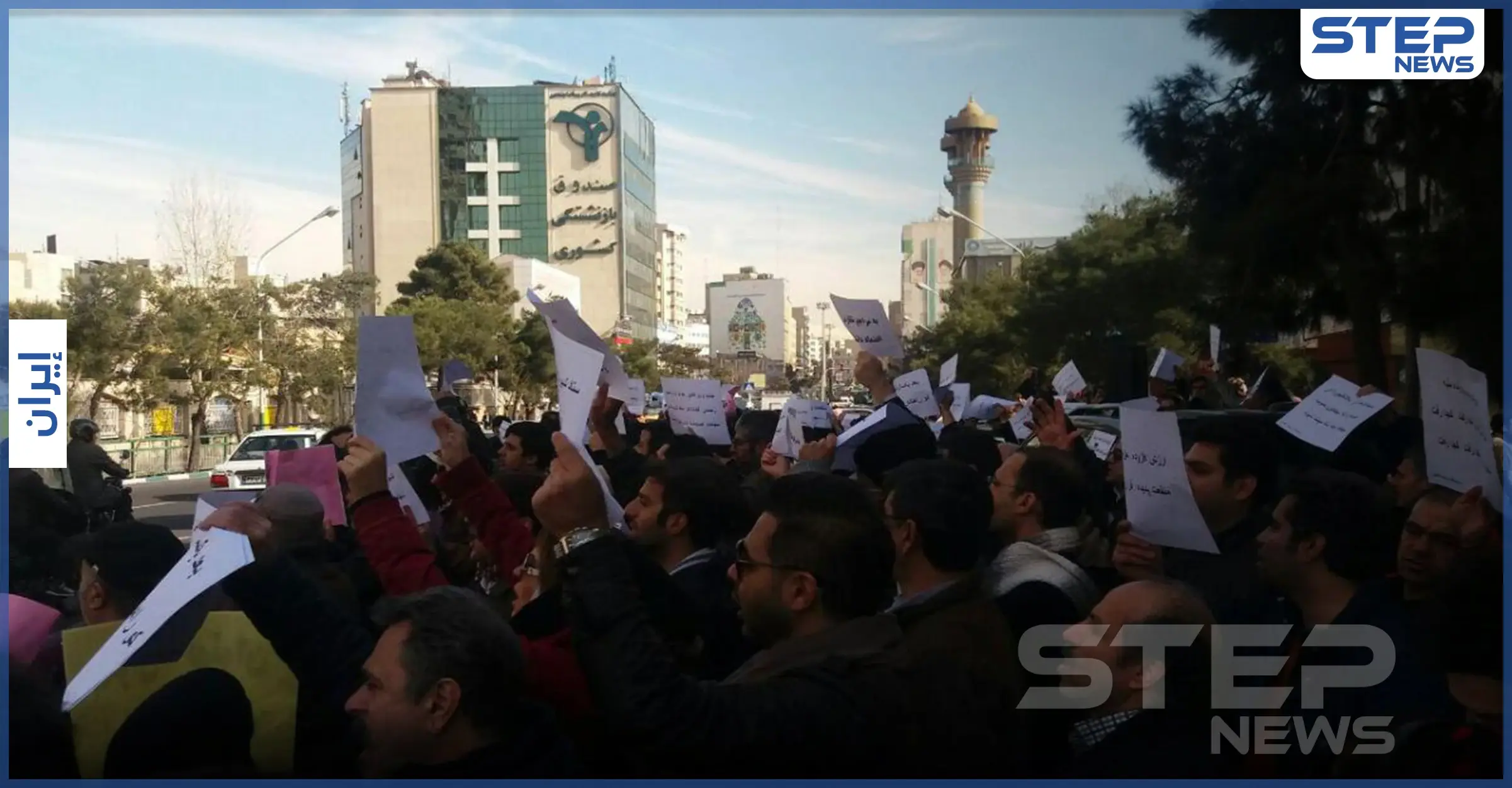 بالفيديو || "الموت لروحاني".. احتجاجات غاضبة في العاصمة طهران بسبب خسائر البورصة: تظاهرات