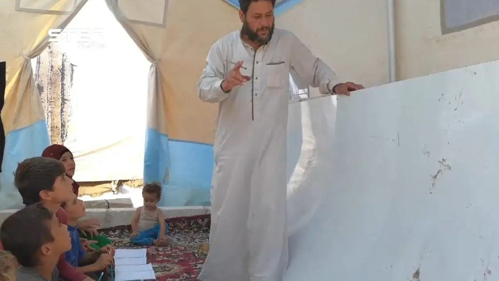 صعوبات تواجه تعليم الأطفال في مخيم الملعب على أطراف مدينة الدانا بريف إدلب: الدانا