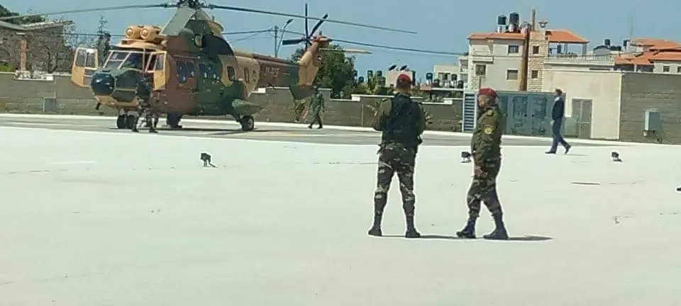 مروحيتين أردنيتين تهبطان في مقر الرئاسة الفلسطينية برام الله (فيديو): رام الله