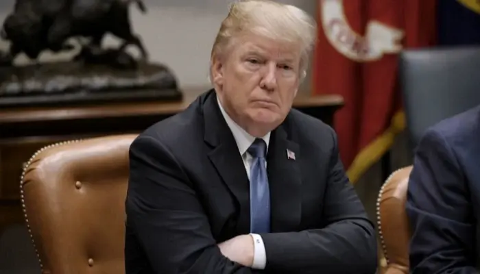 فريق ترامب القانوني يطلب رفض الاتهامات وبايدن يتحدث عن عرض من مجلس الشيوخ: فريق ترامب