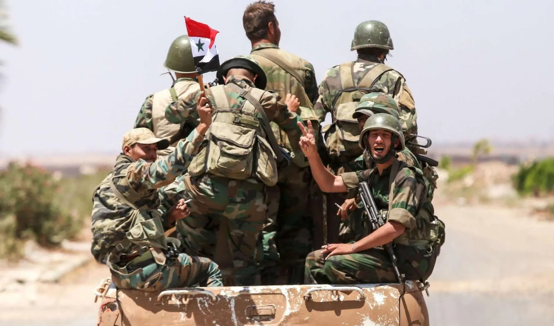 النظام السوري يجدد قصف درعا البلد والمخابرات الجوية تنسحب من حاجزين بعد تقدم أحرزه مقاتلو درعا: درعا البلد