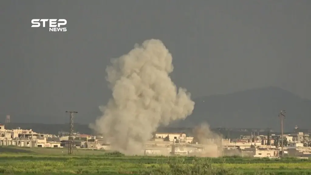 شاهد غارات بالصواريخ الأرتجاجية تستهدف مدينة اللطامنة شمال حماة: اللطامنة