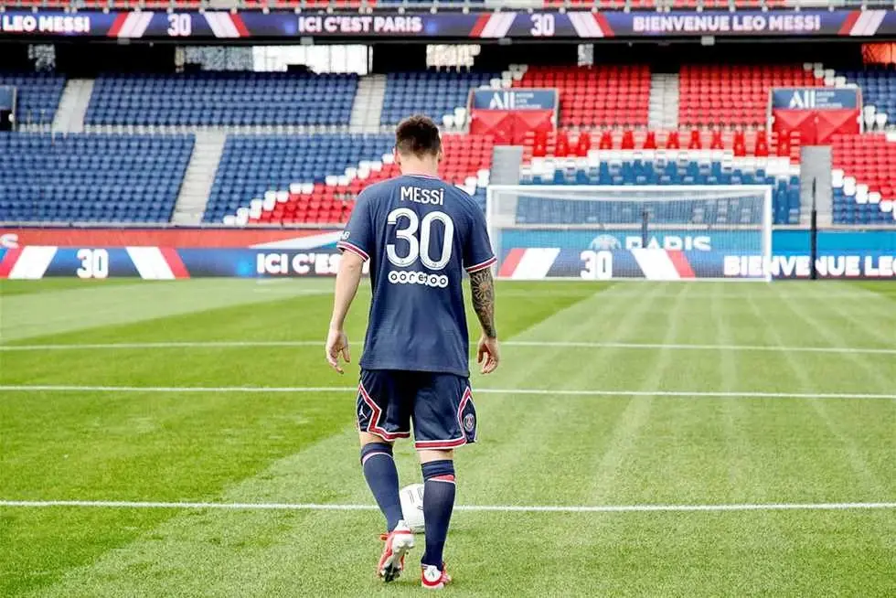 خبر حزين من نادي باريس سان جيرمان.. ميسي مصاب بكورونا: أخبار الكرة