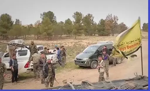 قتلى وجرحى واعتقال وجهاء المنطقة جراء اقتحام قسد لقرية بريف دير الزور الشرقي: أخبار وتقارير