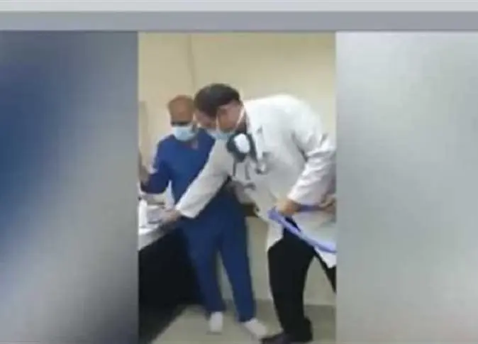 مصر: جامعة عين شمس تكشف مصير طبيب "السجود للكلب" بعد الحكم بحبسه عامين: السجود للكلب