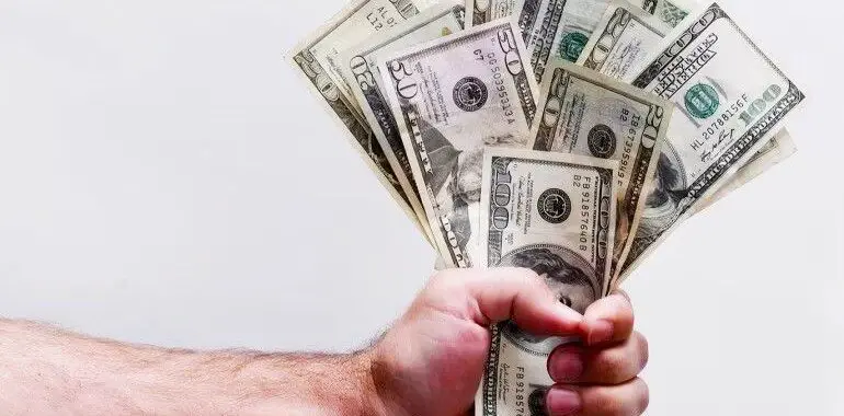 قائمة بـ أكثر الفنانين العرب ثراءً.. أغناهم فنان مصري: ثروة أحلام