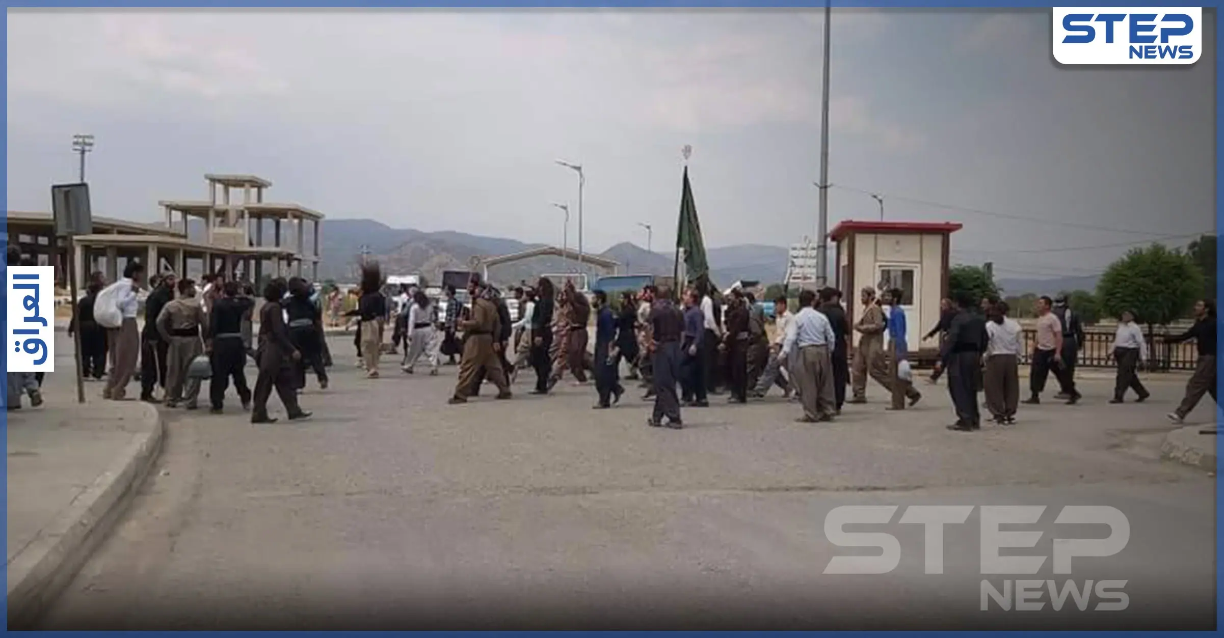 بالفيديو|| آلاف الإيرانيين يقتحمون حدود العراق في السليمانية لتشييع رجل دين.. من هو الكسنزان؟: شاهد بالفيديو