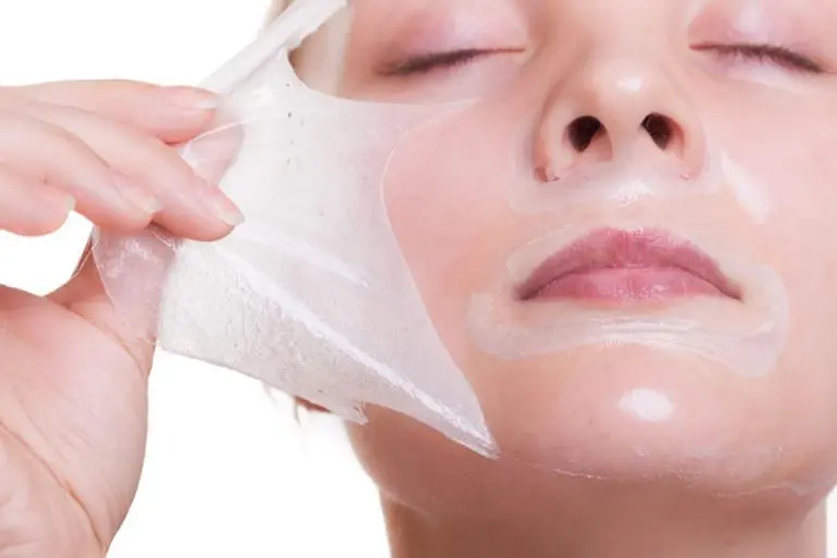 تقشير البشرة الدهنية في المنزل.. إليك 6 خلطات طبيعية مذهلة: الموز